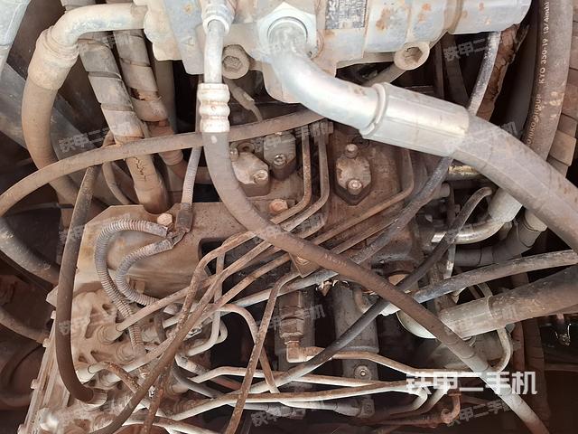 回轉(zhuǎn)馬達(dá)和主控閥(整機(jī)外觀) 回轉(zhuǎn)馬達(dá)和主控閥(整機(jī)外觀)