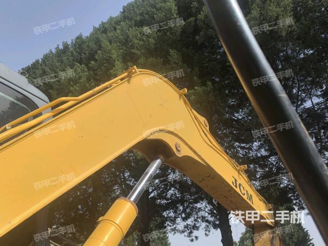 轉(zhuǎn)盤和下車架正前(工作和回轉(zhuǎn)裝置) 轉(zhuǎn)盤和下車架正前(工作和回轉(zhuǎn)裝置)