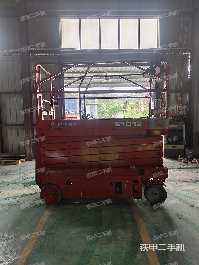 整機(jī)右側(cè)（設(shè)備外觀及核心部件）