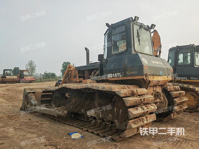 整機(jī)左側(cè)(設(shè)備外觀及核心部件) 整機(jī)左側(cè)(設(shè)備外觀及核心部件)