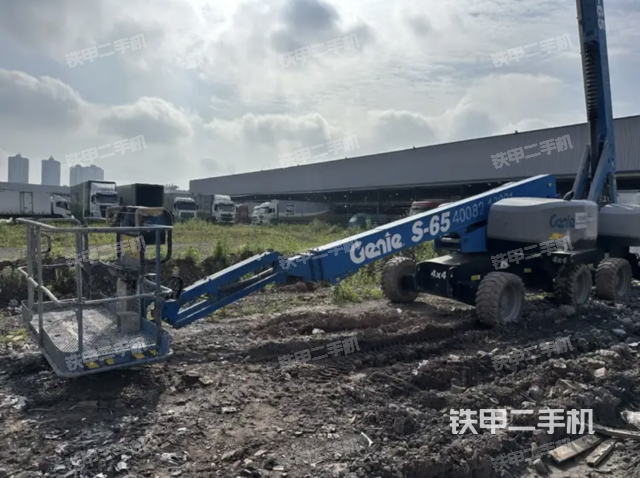 整机右侧（设备外观及核心部件）