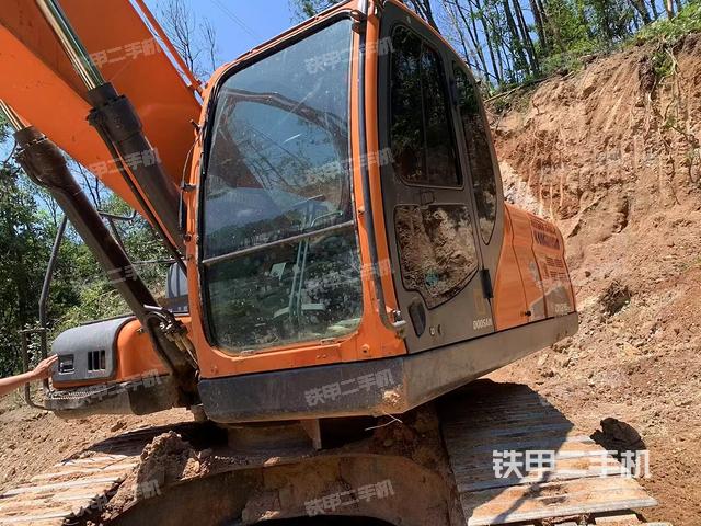 斗山DX215-9CN挖掘機(jī)