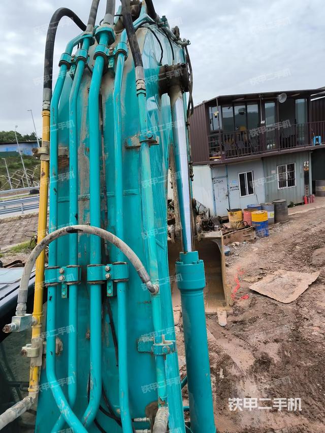 大臂背部俯視（工作和回轉(zhuǎn)裝置）