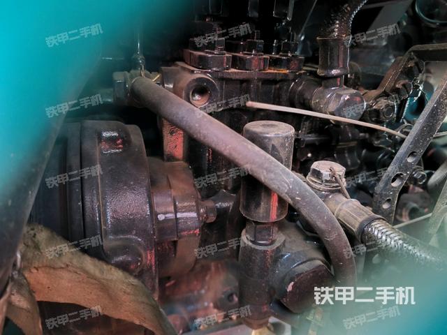 液壓泵艙室正面整體(整機(jī)外觀) 液壓泵艙室正面整體(整機(jī)外觀)