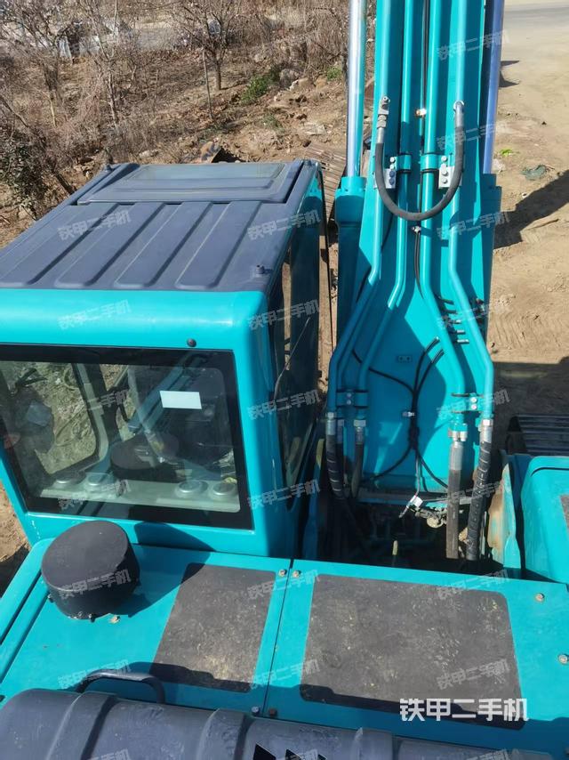 駕駛室頂部（整機(jī)外觀）