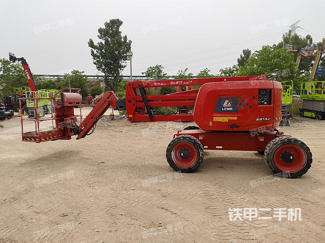 整機(jī)右側(cè)(設(shè)備外觀及核心部件) 整機(jī)右側(cè)(設(shè)備外觀及核心部件)