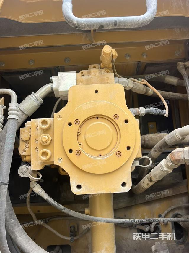 液压泵斜45 左（大件舱室）