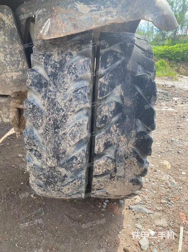 單側(cè)履帶整體（整機(jī)外觀）