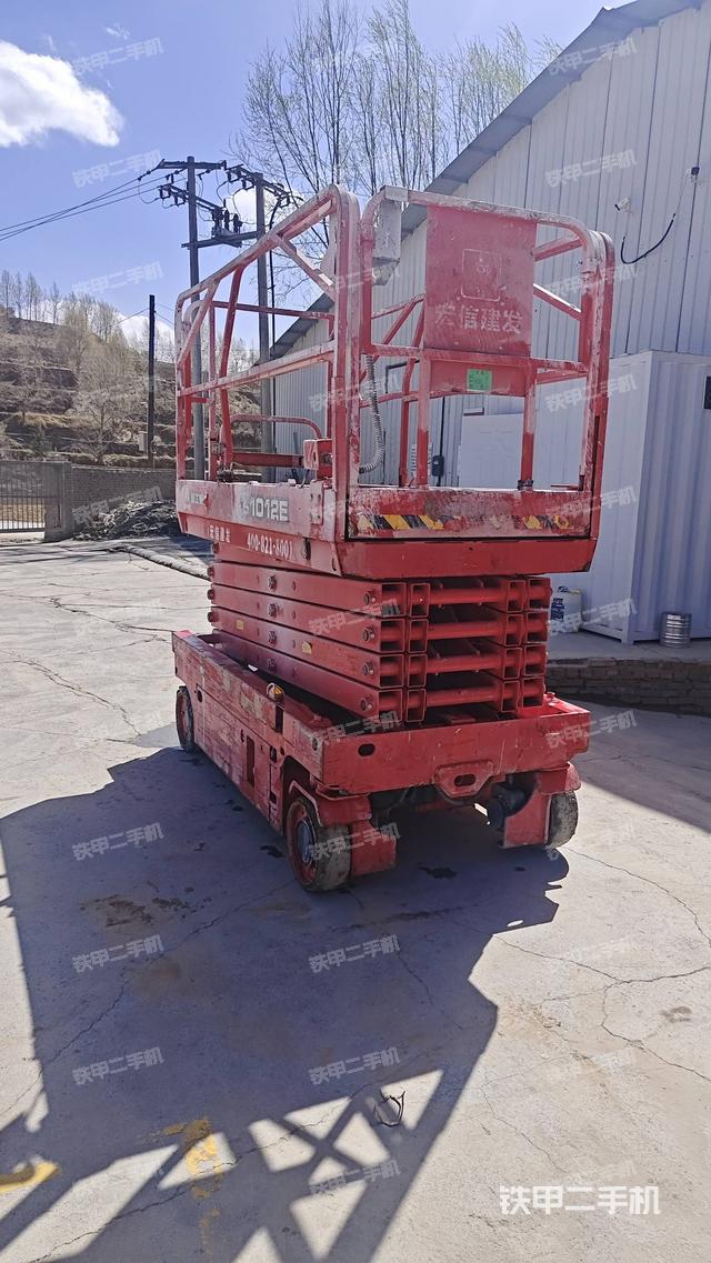 臨工重機(jī)S1012高空作業(yè)機(jī)械