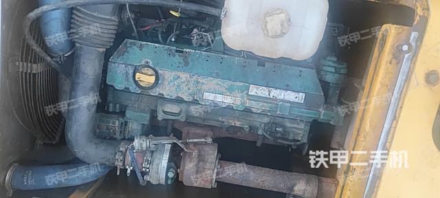 发动机整体俯视(整机外观) 发动机整体俯视(整机外观)