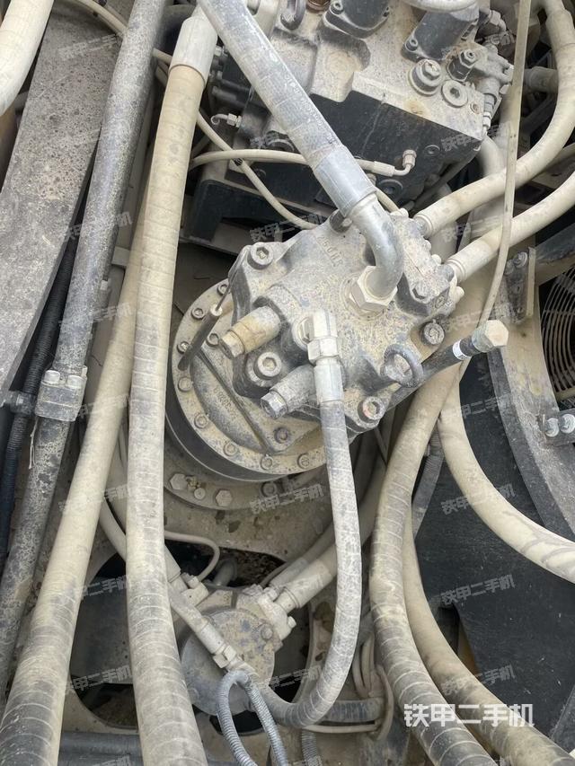 回轉(zhuǎn)馬達和主控閥（整機外觀）