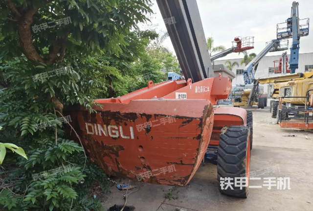 整機右后45°（設備外觀及核心部件）