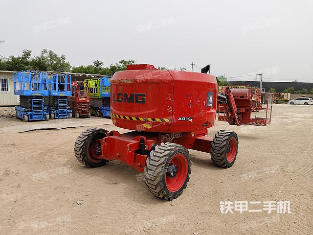 整機(jī)右后45°(設(shè)備外觀及核心部件) 整機(jī)右后45°(設(shè)備外觀及核心部件)