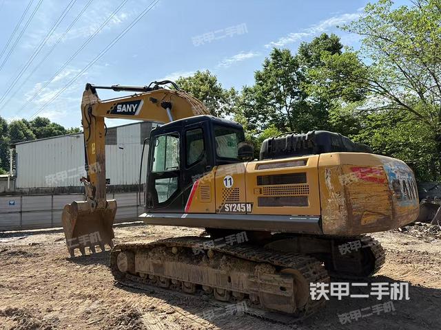 驾驶室整体(整机外观) 驾驶室整体(整机外观)