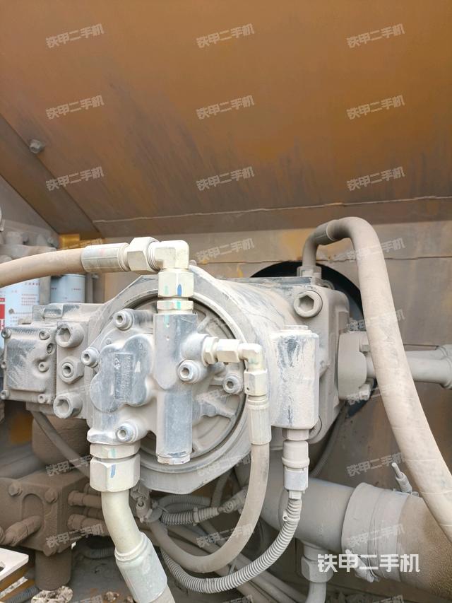 液压泵斜45 左（大件舱室）