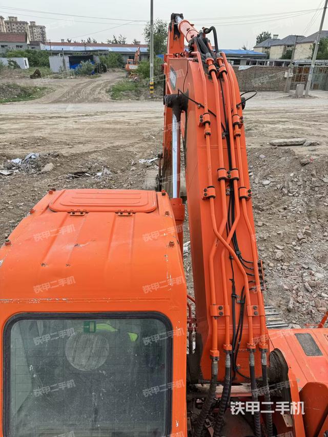 駕駛室頂部（整機(jī)外觀）