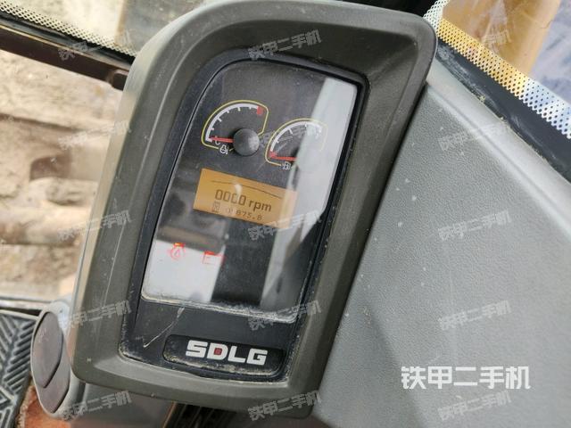 顶棚整体(驾驶室部分) 顶棚整体(驾驶室部分)