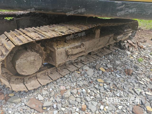 右侧履带整体(行走机构) 右侧履带整体(行走机构)