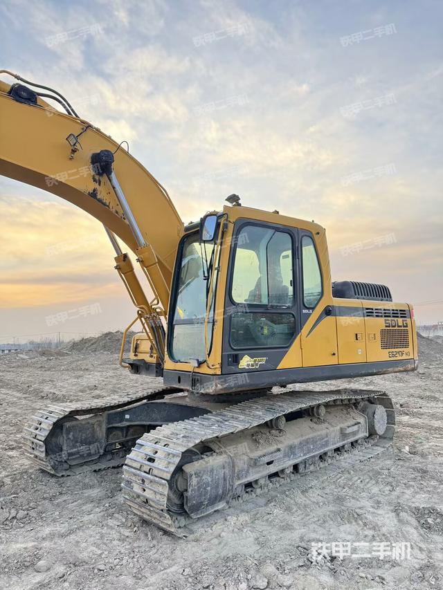 駕駛室整體（整機(jī)外觀）