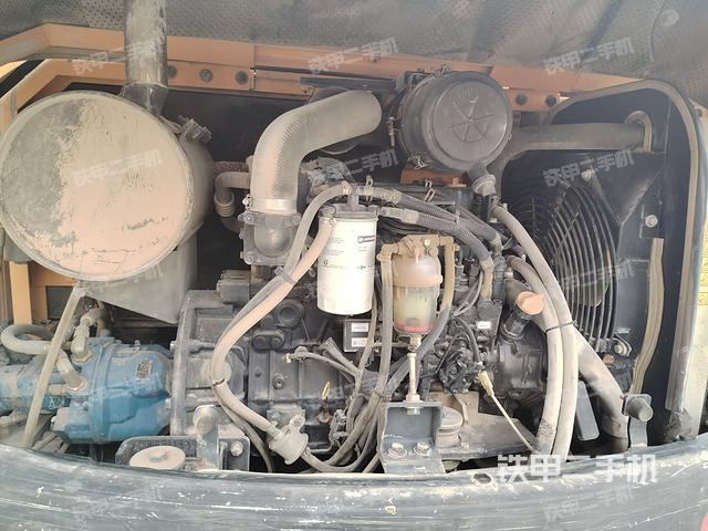 发动机室（上车部件）