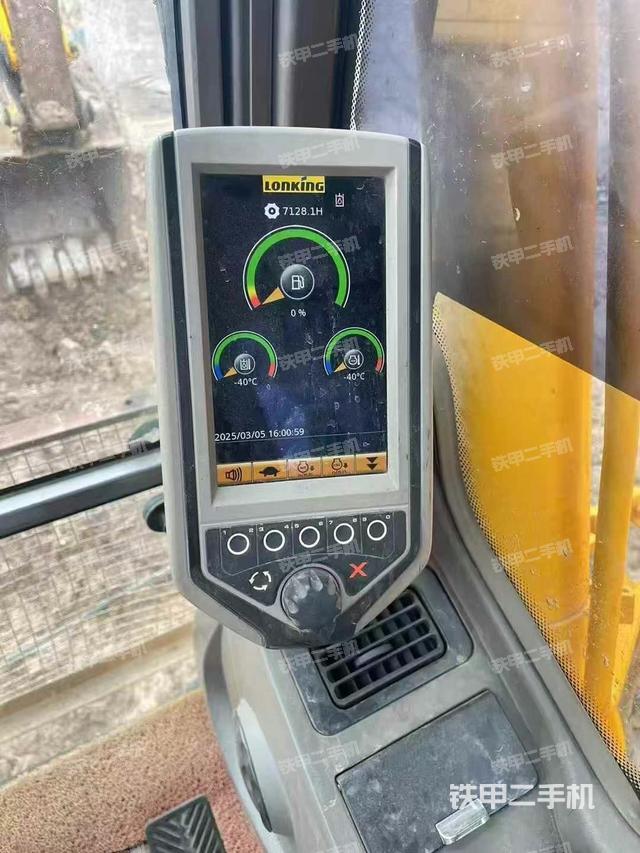 驾驶室整体（整机外观）