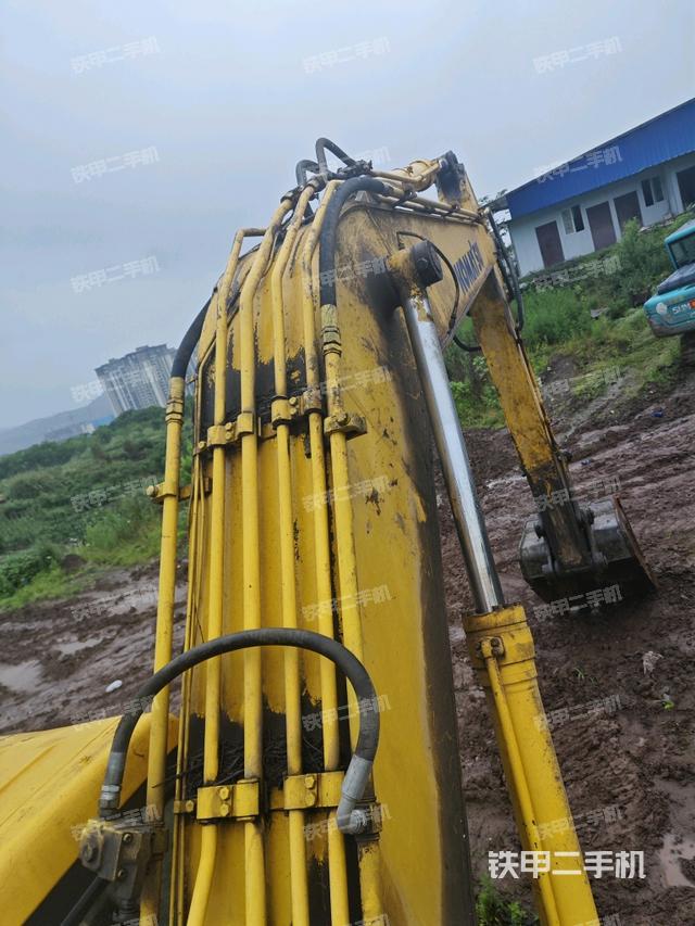 大臂背部俯视(工作和回转装置) 大臂背部俯视(工作和回转装置)