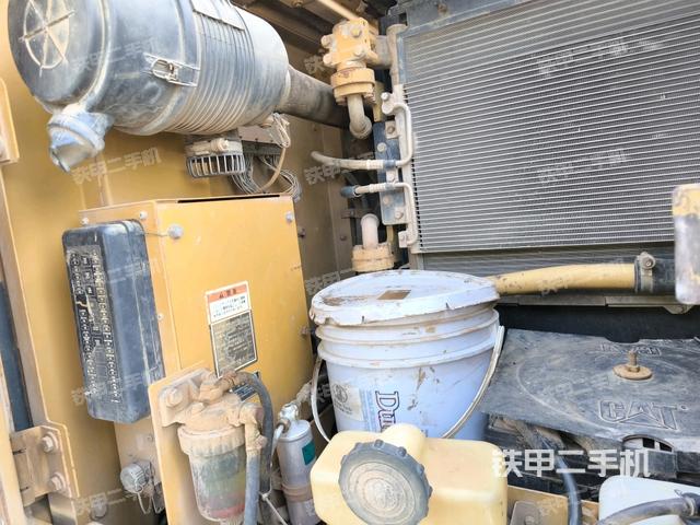散熱器正面(大件艙室) 散熱器正面(大件艙室)