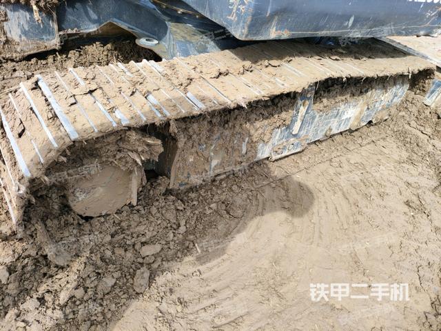 右側(cè)履帶整體?(行走機(jī)構(gòu)) 右側(cè)履帶整體?(行走機(jī)構(gòu))