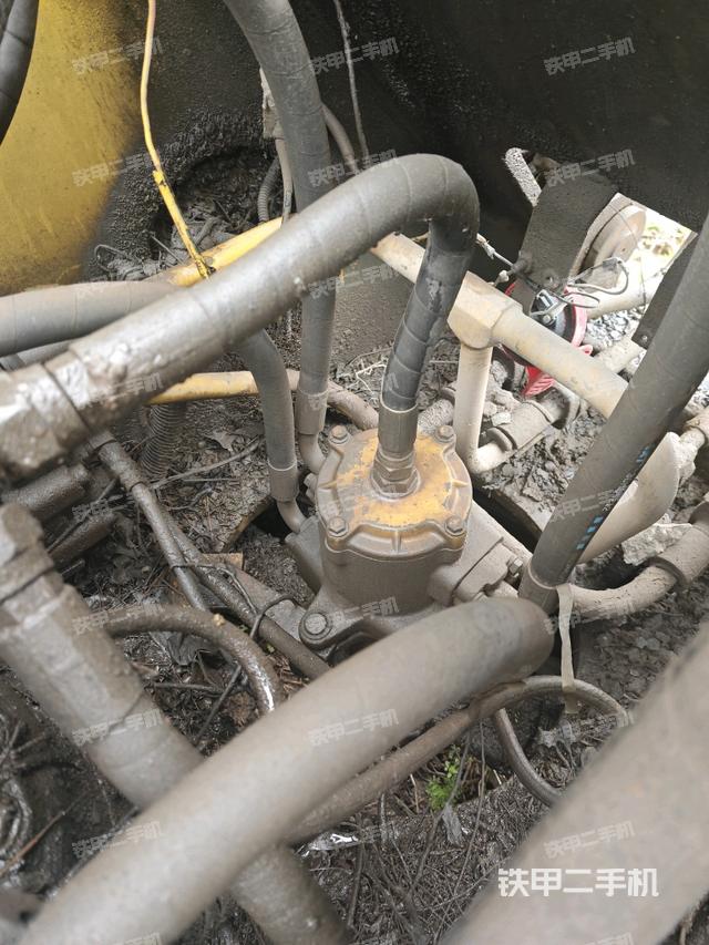 中央回转接头特写(上车部件) 中央回转接头特写(上车部件)