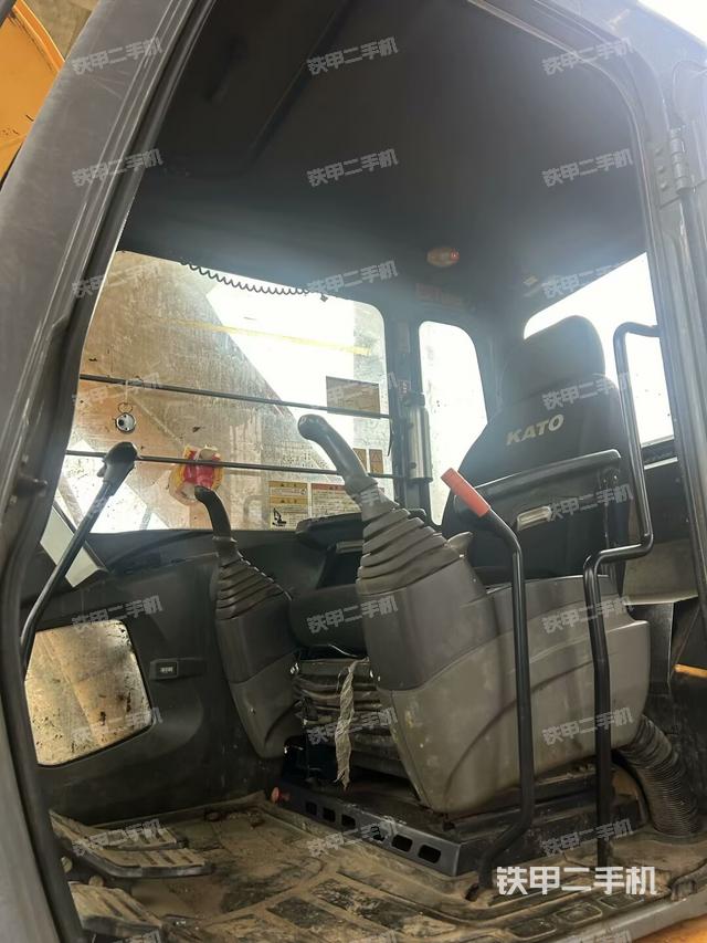 驾驶室整体（整机外观）