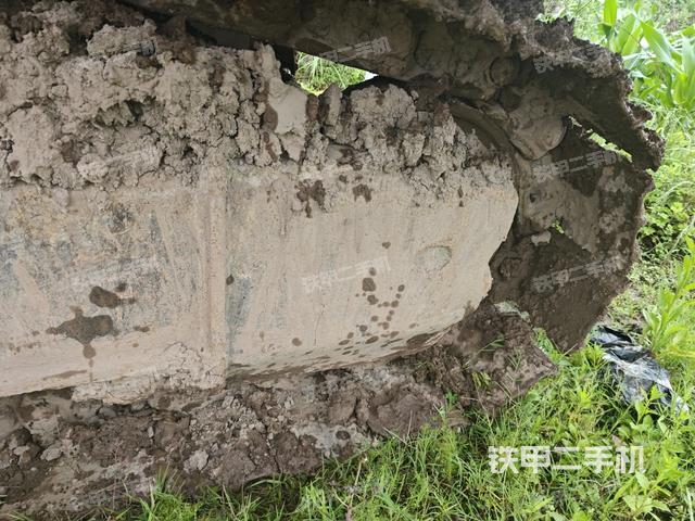 右导向轮(行走机构) 右导向轮(行走机构)