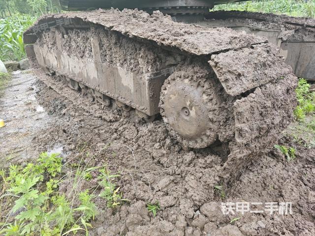 左侧履带整体 (行走机构) 左侧履带整体 (行走机构)