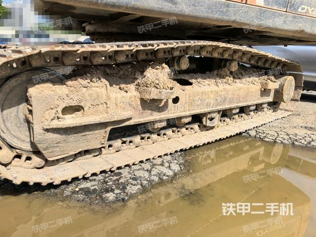 左側(cè)履帶整體?(行走機構(gòu)) 左側(cè)履帶整體?(行走機構(gòu))