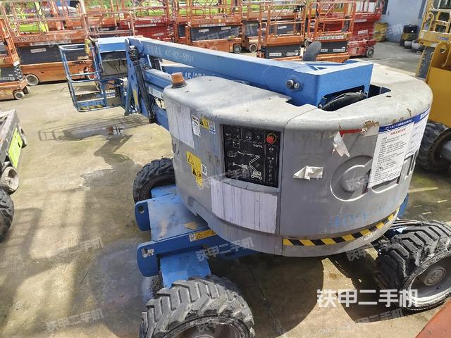 整機(jī)右側(cè)（設(shè)備外觀及核心部件）