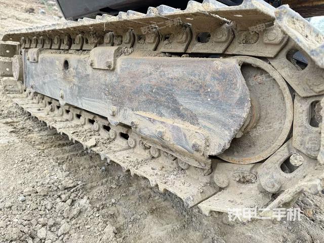 單側(cè)履帶整體（整機(jī)外觀）