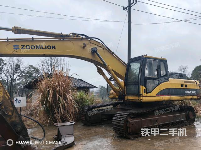 中聯(lián)重科ZE360E-9挖掘機(jī)