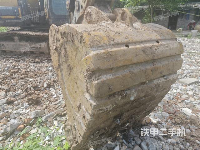 铲斗45度(工作和回转装置) 铲斗45度(工作和回转装置)