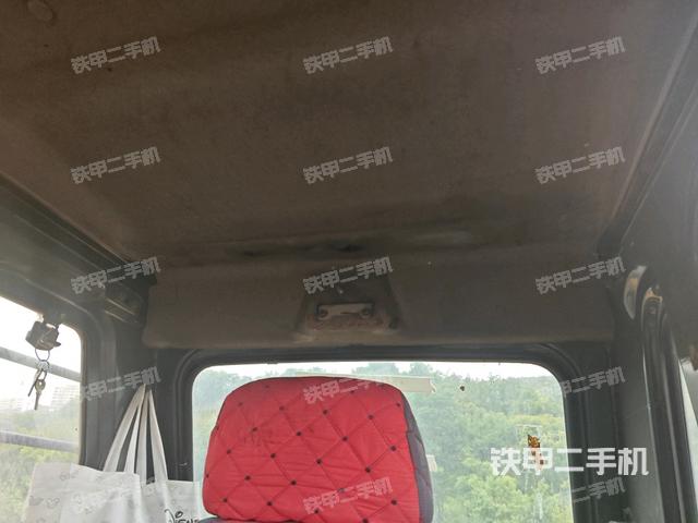 座椅后部(驾驶室部分) 座椅后部(驾驶室部分)