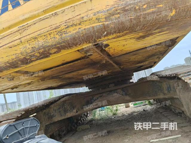 駕駛室整體(整機外觀) 駕駛室整體(整機外觀)