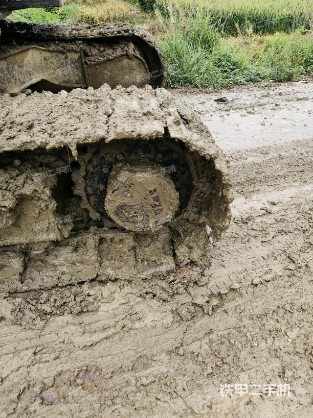 左侧履带整体 (行走机构) 左侧履带整体 (行走机构)