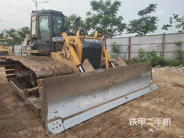 整機(jī)右側(cè)(設(shè)備外觀及核心部件) 整機(jī)右側(cè)(設(shè)備外觀及核心部件)