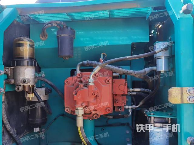 液壓泵艙室正面整體（整機(jī)外觀）