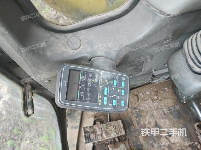 显示屏 (驾驶室部分) 显示屏 (驾驶室部分)