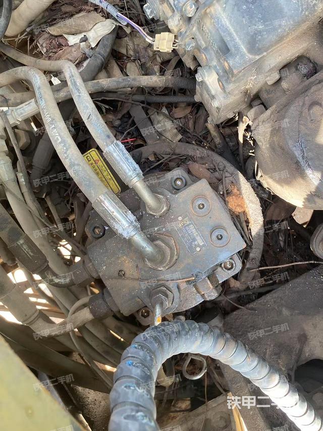 液壓泵艙室正面整體（整機(jī)外觀）