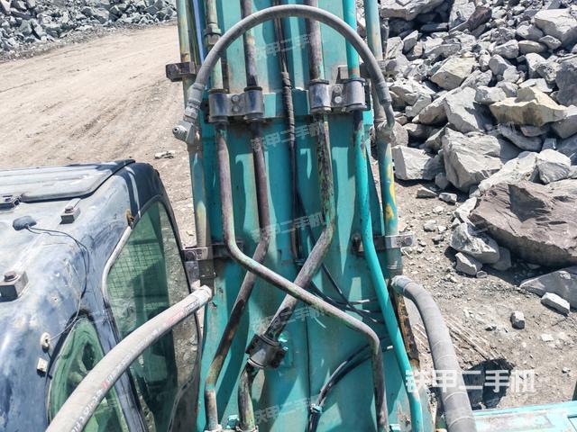 大臂背部俯視（工作和回轉(zhuǎn)裝置）