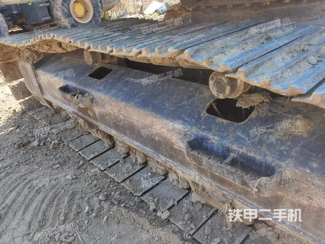 單側(cè)履帶整體（整機(jī)外觀）