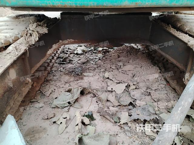 轉(zhuǎn)盤和下車架正前（工作和回轉(zhuǎn)裝置）