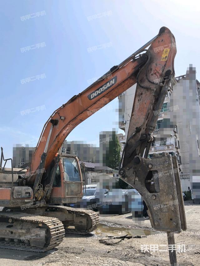 大臂整體?右側(cè)(工作和回轉(zhuǎn)裝置) 大臂整體?右側(cè)(工作和回轉(zhuǎn)裝置)