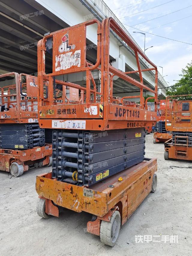 鼎力JCPT1412DC高空作業(yè)機(jī)械