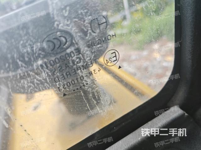 后窗玻璃角标(驾驶室部分) 后窗玻璃角标(驾驶室部分)